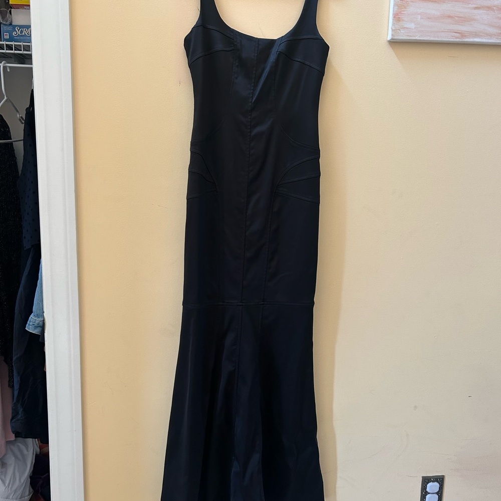 Elegant Black Sleeveless Gown
